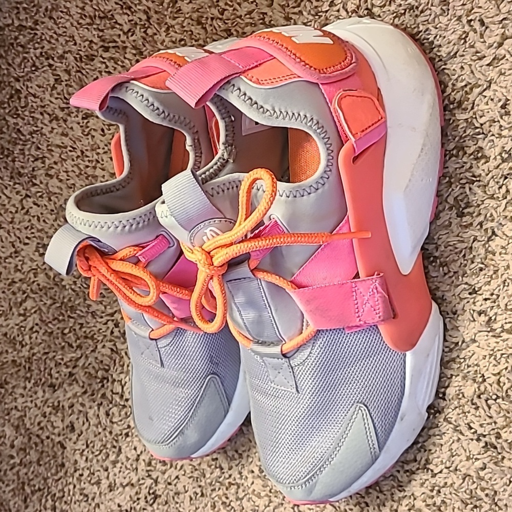 Womens Nike Air Huarache City Low Shoes - Picture 3 of 7